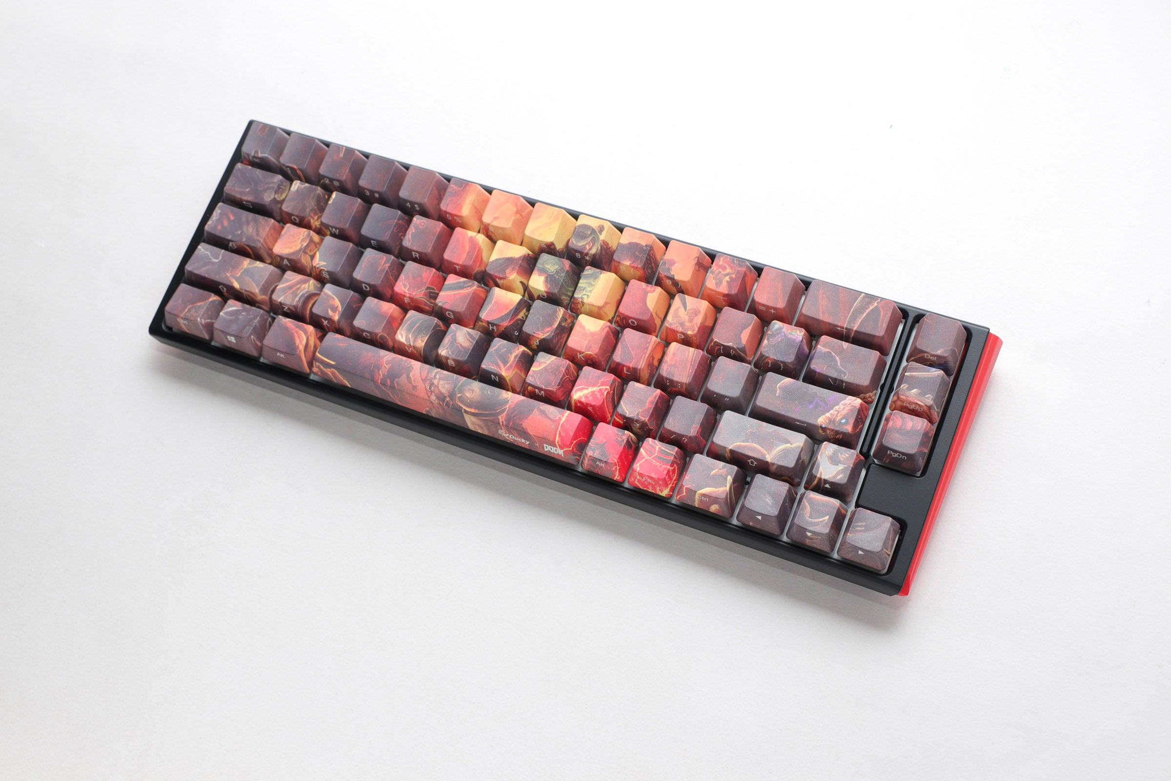 Bethesda x Ducky One 3 SF Doom Edition MKE1NXS84E |59313|